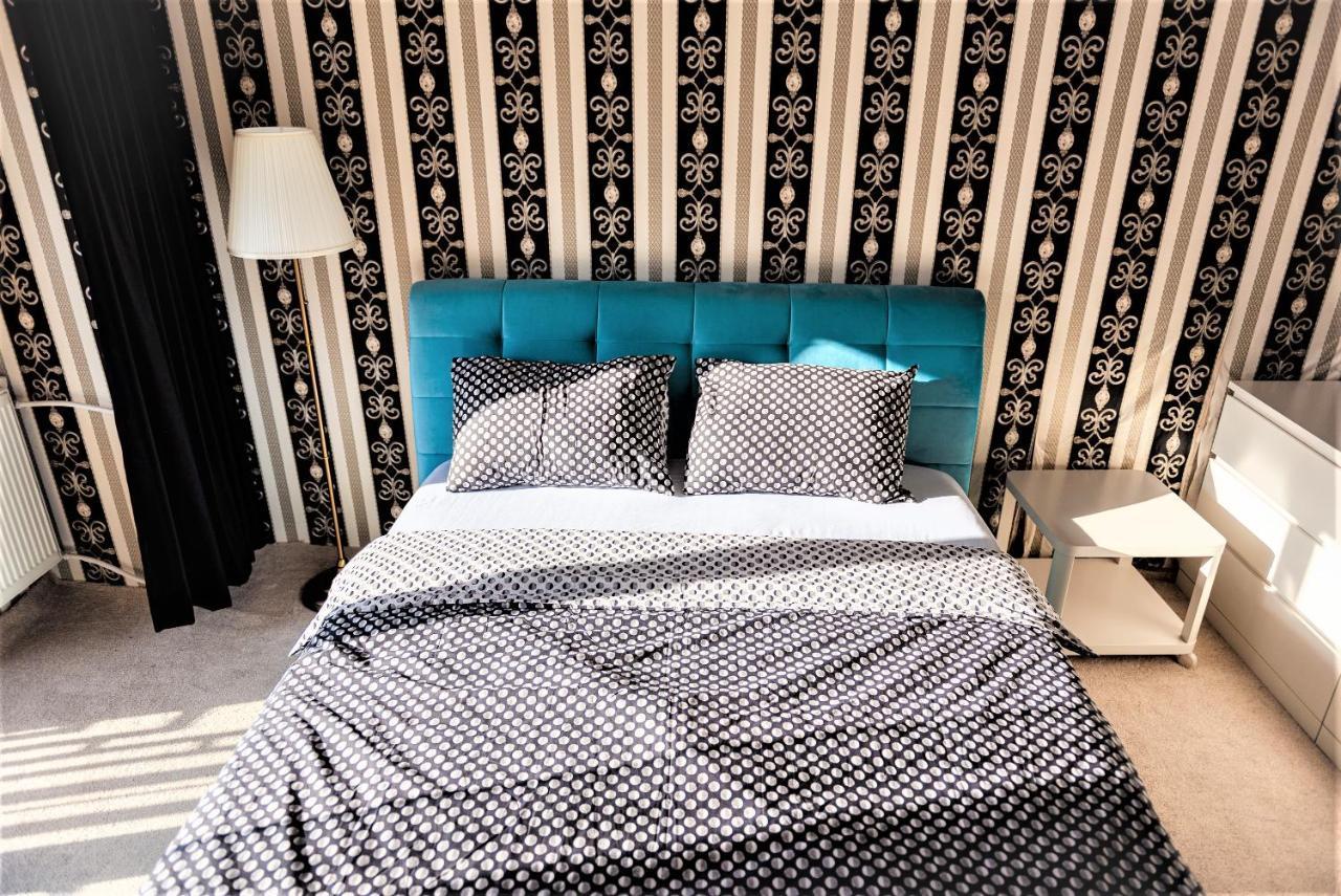 בוקרשט Parliament Marriott Unirii Square 5 Bedrooms Luxury Apartment Old Town מראה חיצוני תמונה